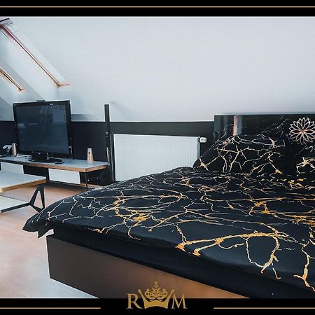 Rm Luxury Apartment In Prague • 6 People • Free Parking • Pets 外观 照片